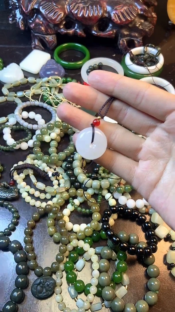 和田玉未镶嵌颈饰主播推荐!!主播推荐!!