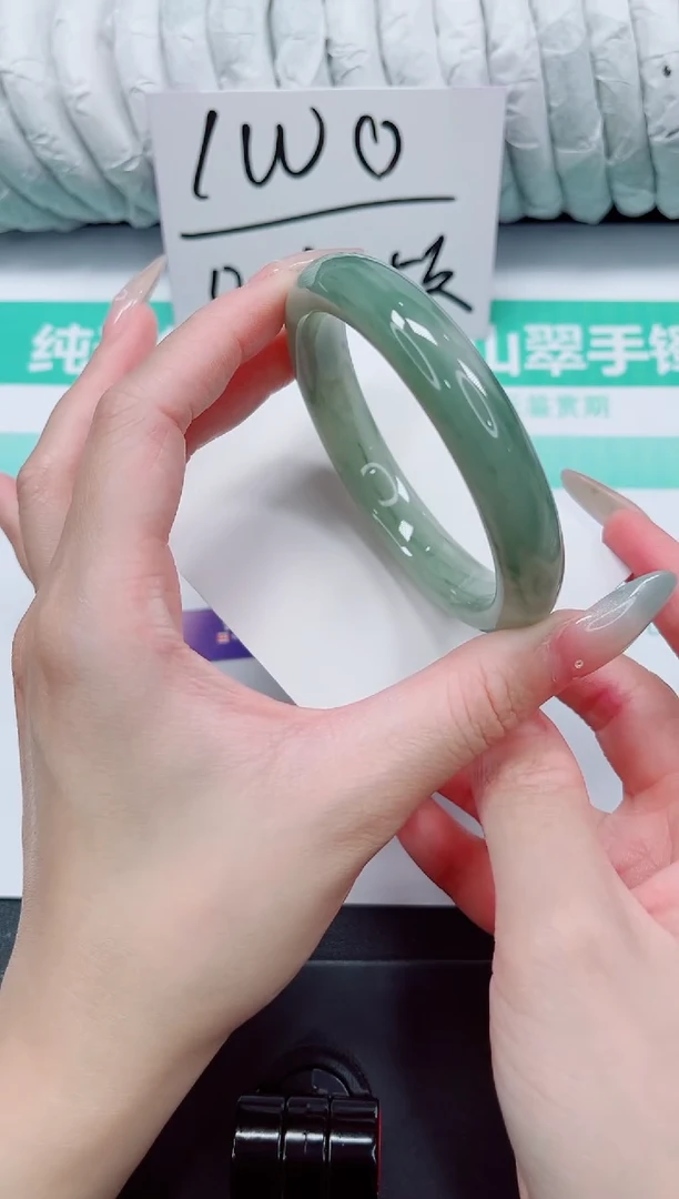 石英质玉手镯未镶嵌106-58