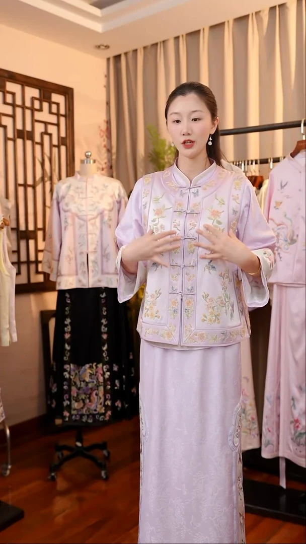 刺绣马甲 桑蚕丝非遗苏绣服饰