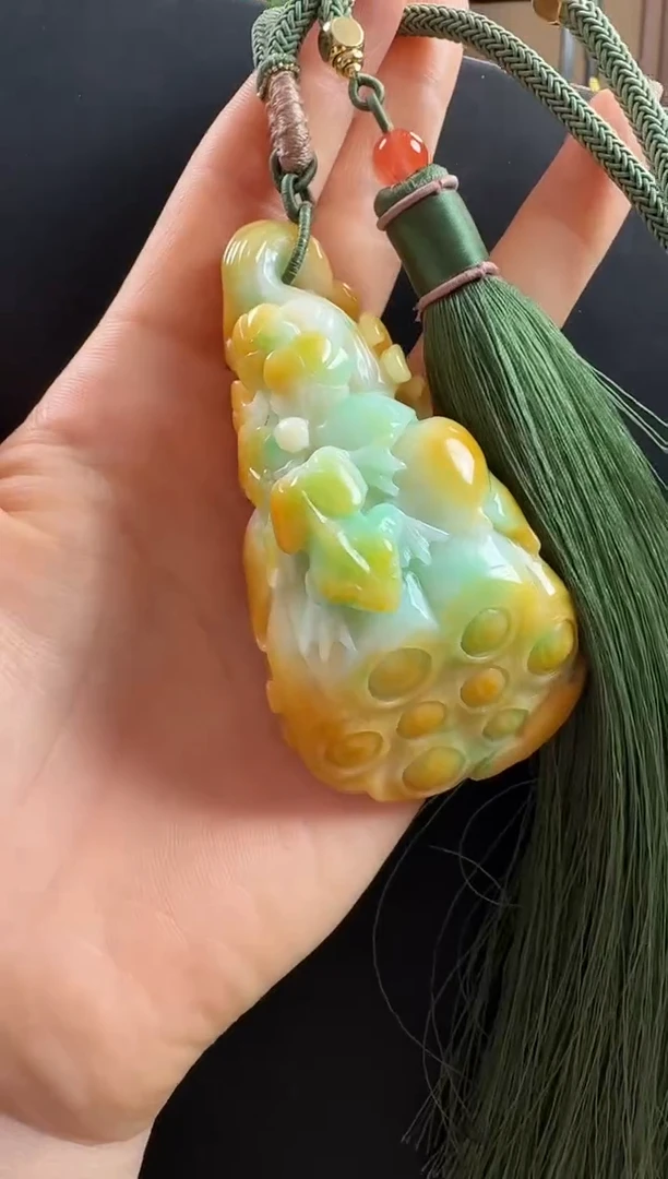 未镶嵌挂件翡翠莲蓬