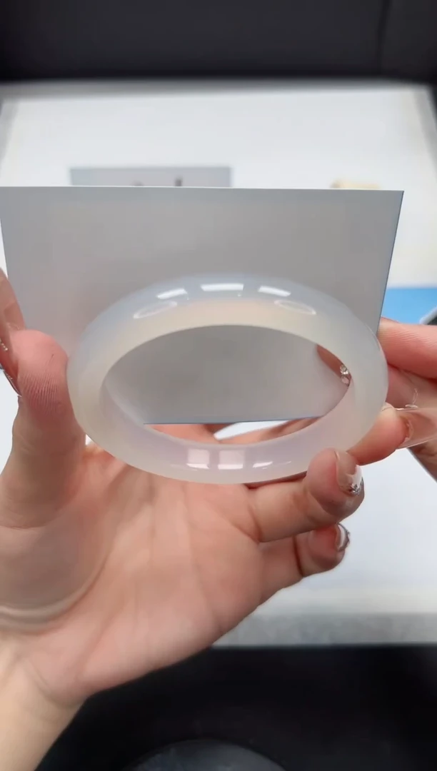 【闪购商品】石英质玉手镯未镶嵌394/58.4荔枝3