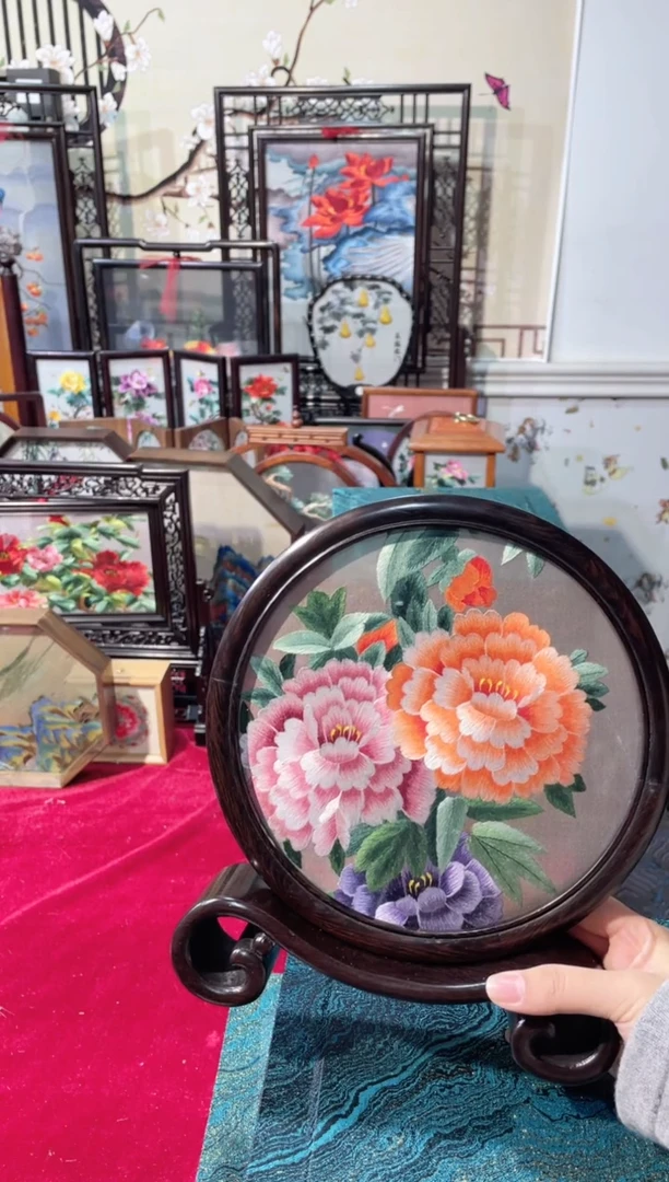 织绣精品苏绣手工刺绣，成品摆台。摆件15