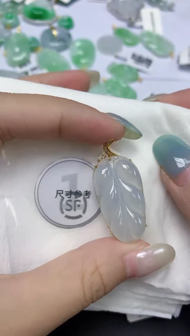 翡翠18K金镶嵌颈饰天然缅甸翡翠A货百元以上9元证书费自理