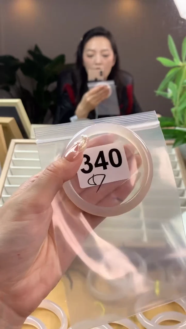【闪购商品】玛瑙/玉髓手镯未镶嵌340