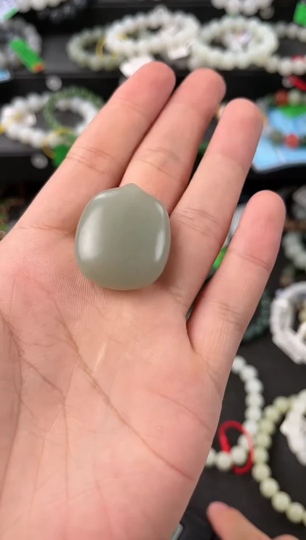 【闪购商品】和田玉无事牌未镶嵌且末青白水滴无事牌微色差