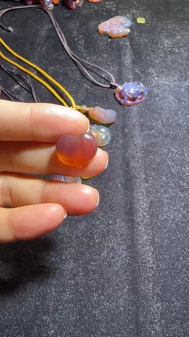 琥珀颈饰未镶嵌10