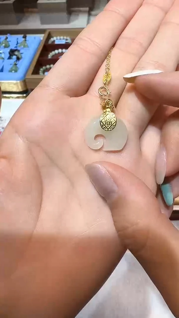 和田玉银S925镀金镶嵌吊坠(赠链)和田玉小象吊坠
