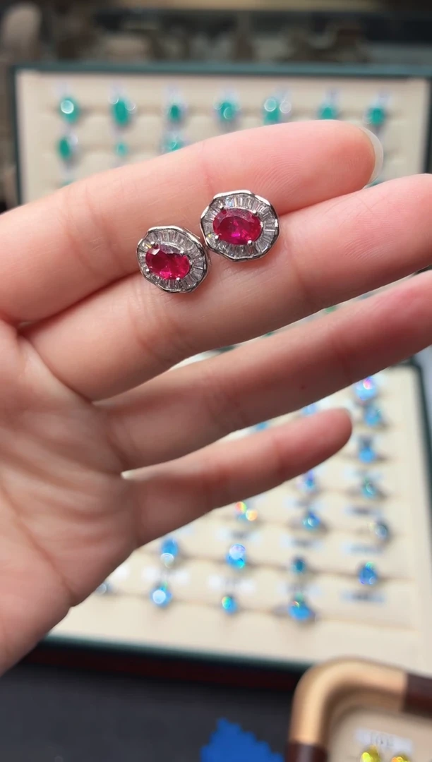 银S925镶嵌耳钉红宝石1