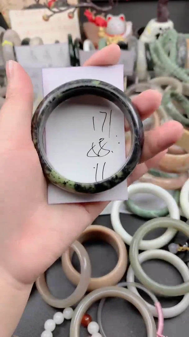未镶嵌手镯石英质玉171