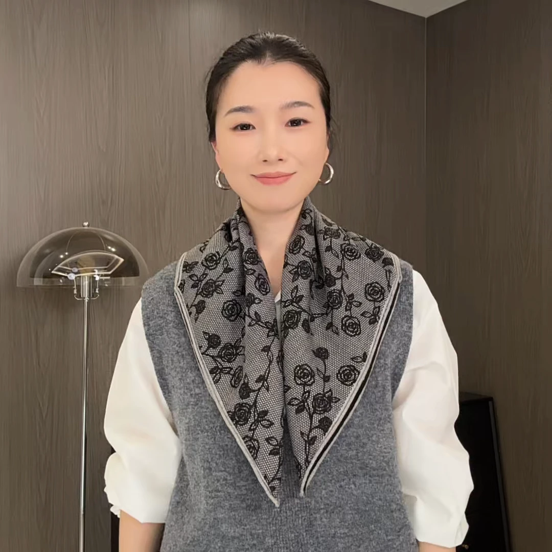 灰屿玫瑰丝羊毛方巾65cm披肩外搭高贵上档次