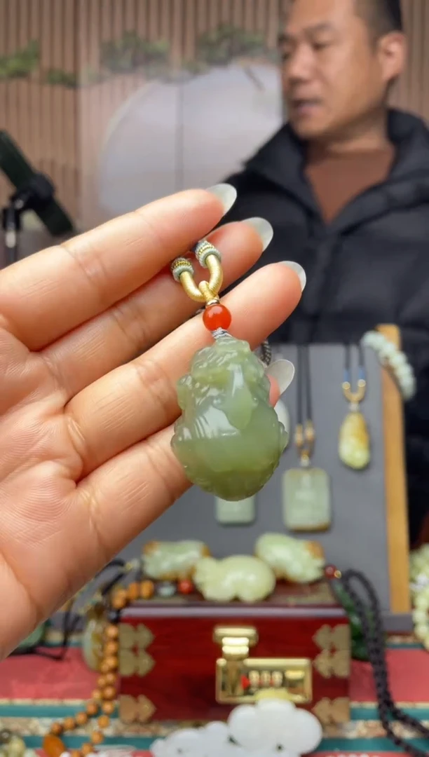 颈饰未镶嵌和田玉拍一发一