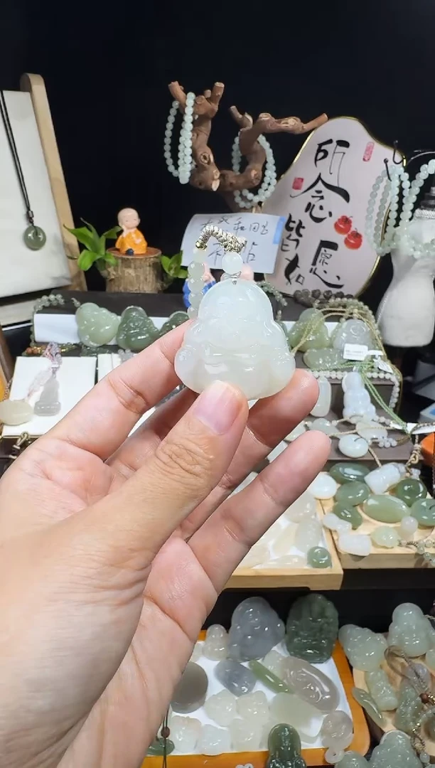 颈饰未镶嵌和田玉এ****?35高冰白玉佛公