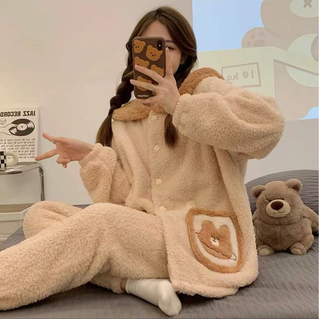 女士冬款口袋熊开扣套装