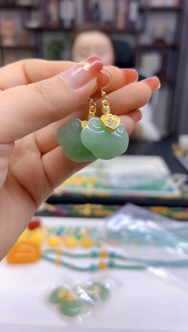【闪购商品】和田玉耳饰14K金镶嵌耳饰E325