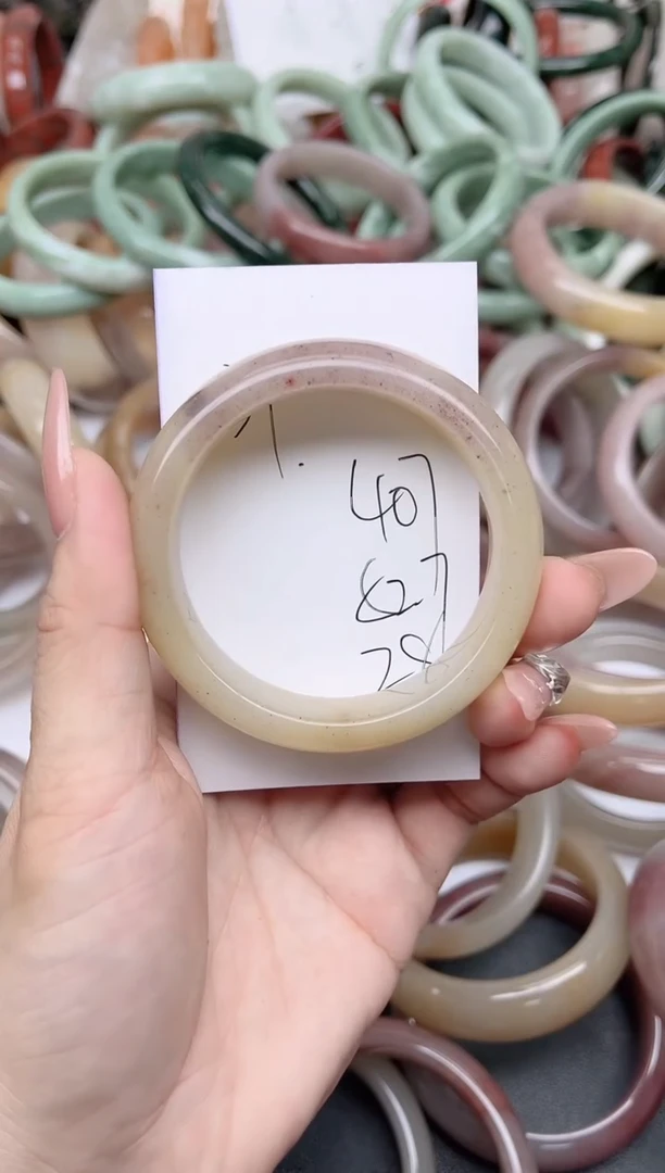 未镶嵌手镯石英质玉407