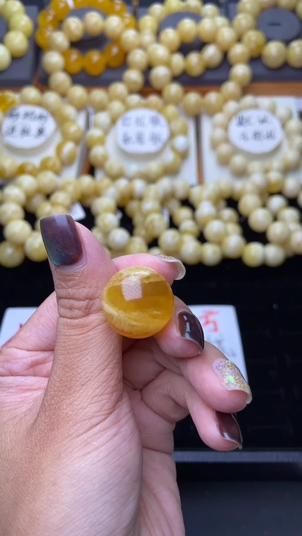 裸石琥珀未镶嵌星筠珠宝70