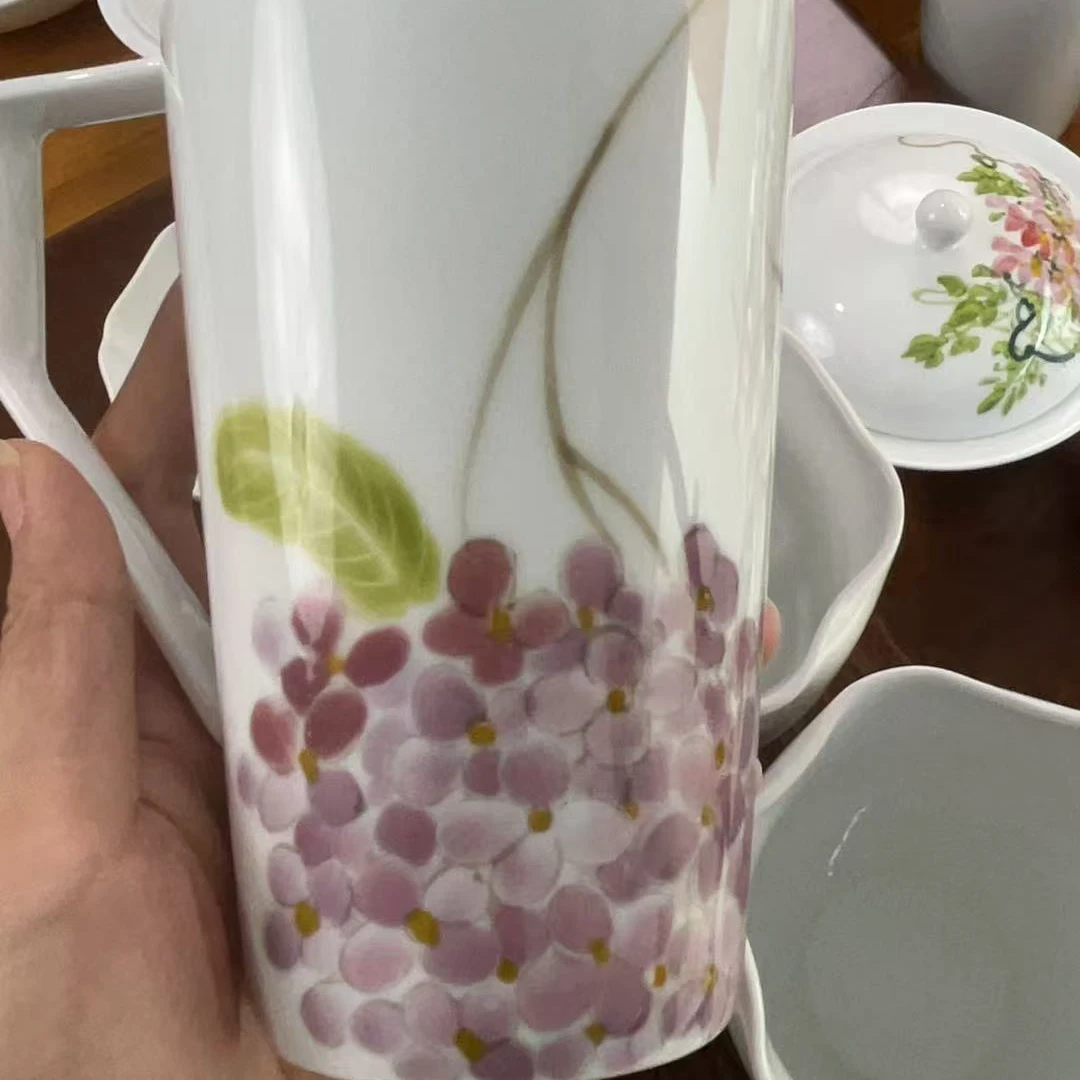景德镇釉下五彩绣球小花杯