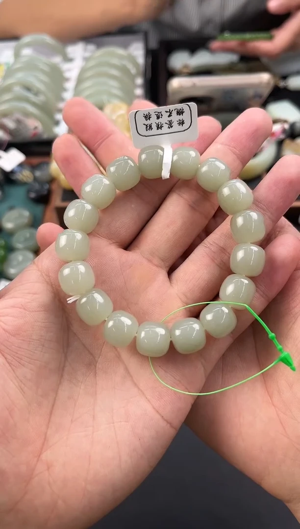 未镶嵌手串和田玉且末青白老型珠手串卡12微色差