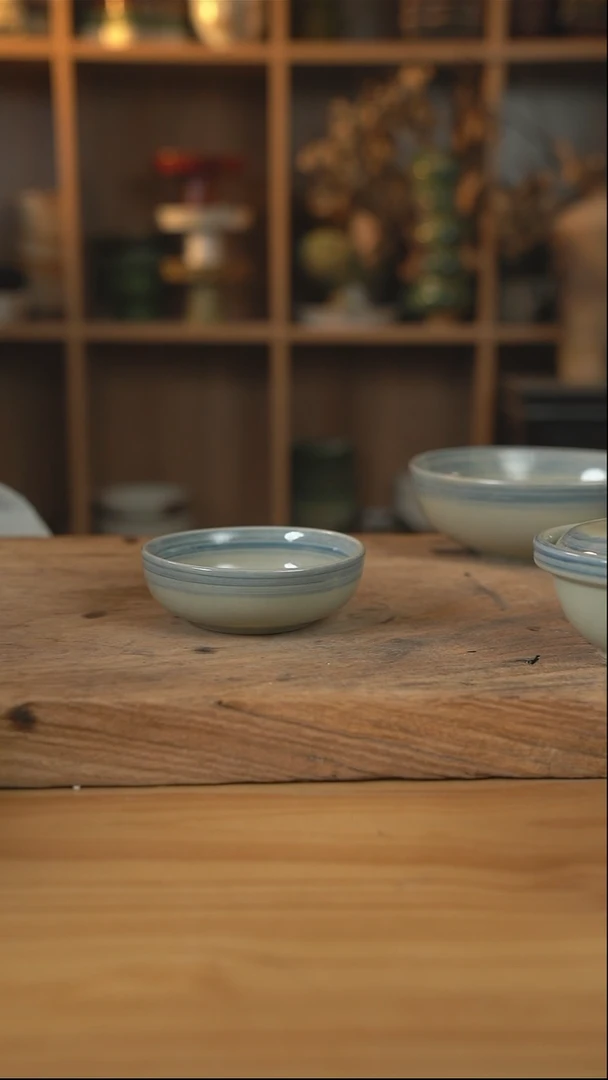 青云系列的大号蘸料碟1个