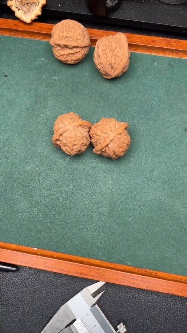 文玩核桃把件37云雾山