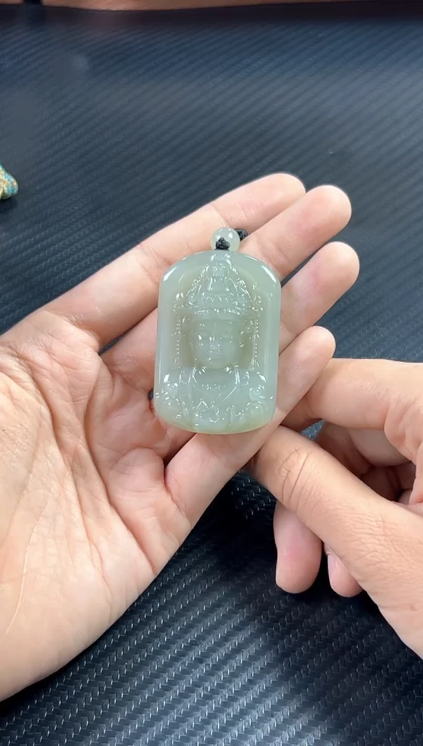 吊坠(赠链)未镶嵌和田玉且末微色差近矿
