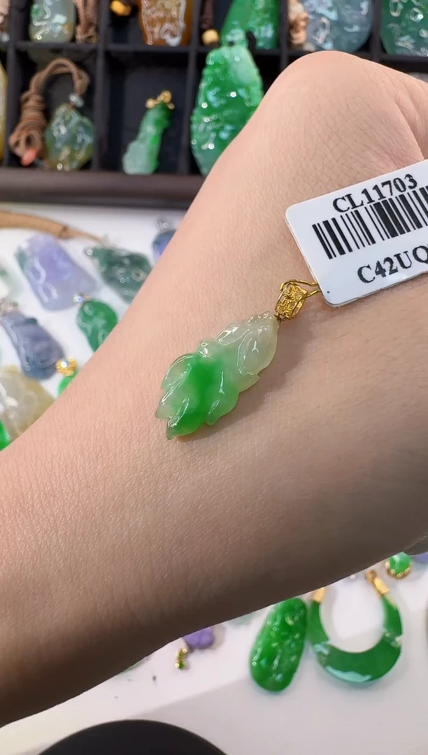 颈饰18K金镶嵌翡翠缅甸A货翡翠