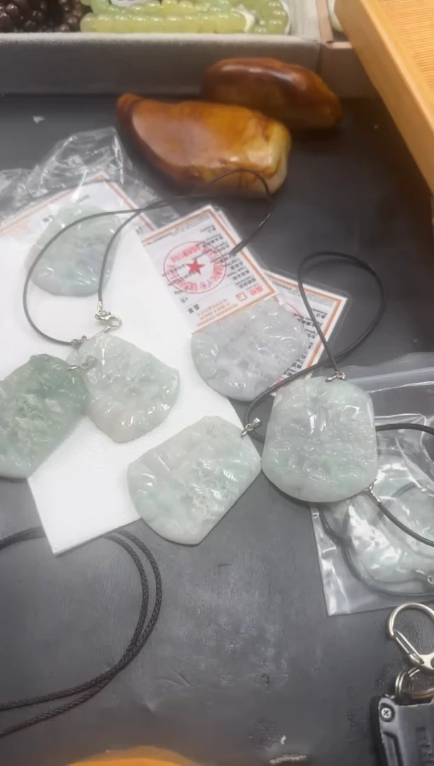 颈饰未镶嵌翡翠1