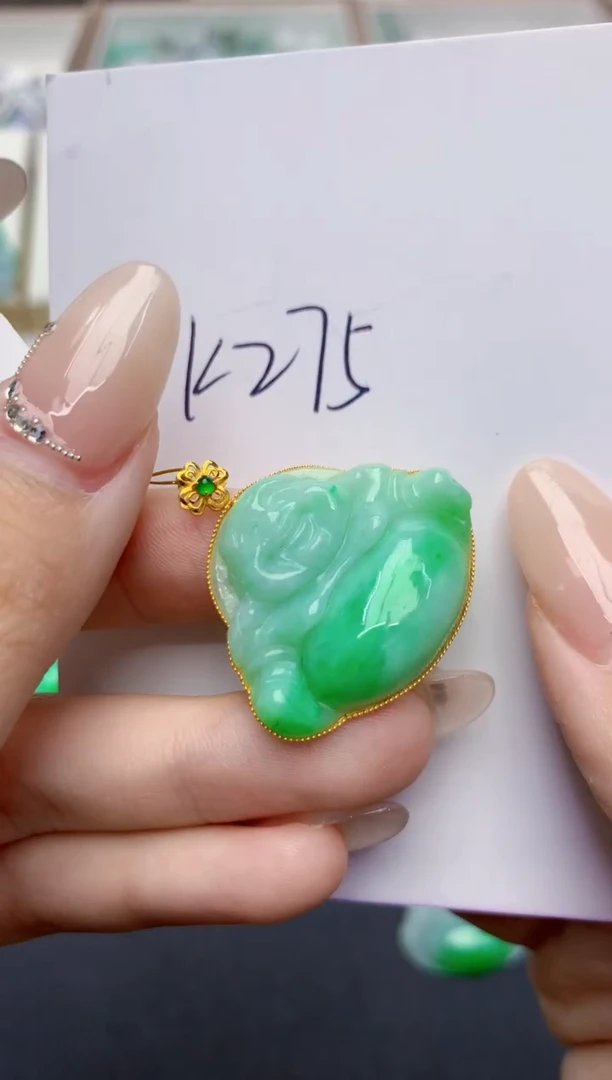 翡翠18K金镶嵌颈饰天然缅甸A货翡翠