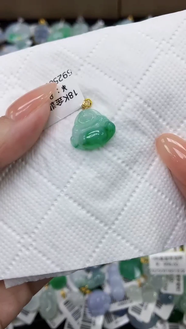 颈饰18K金镶嵌翡翠11111111111