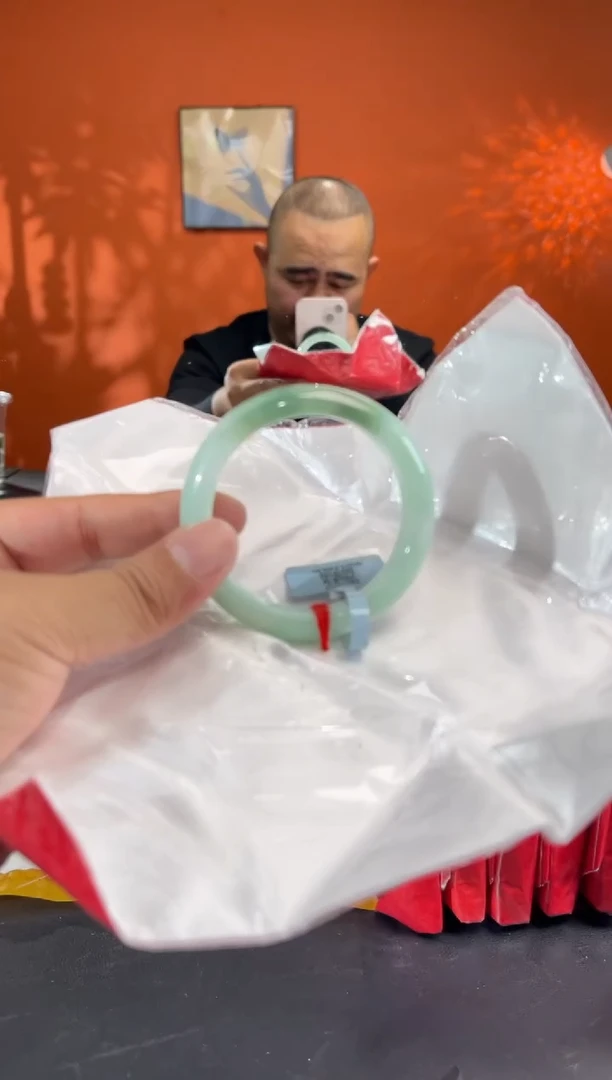 未镶嵌手镯翡翠翡翠手镯