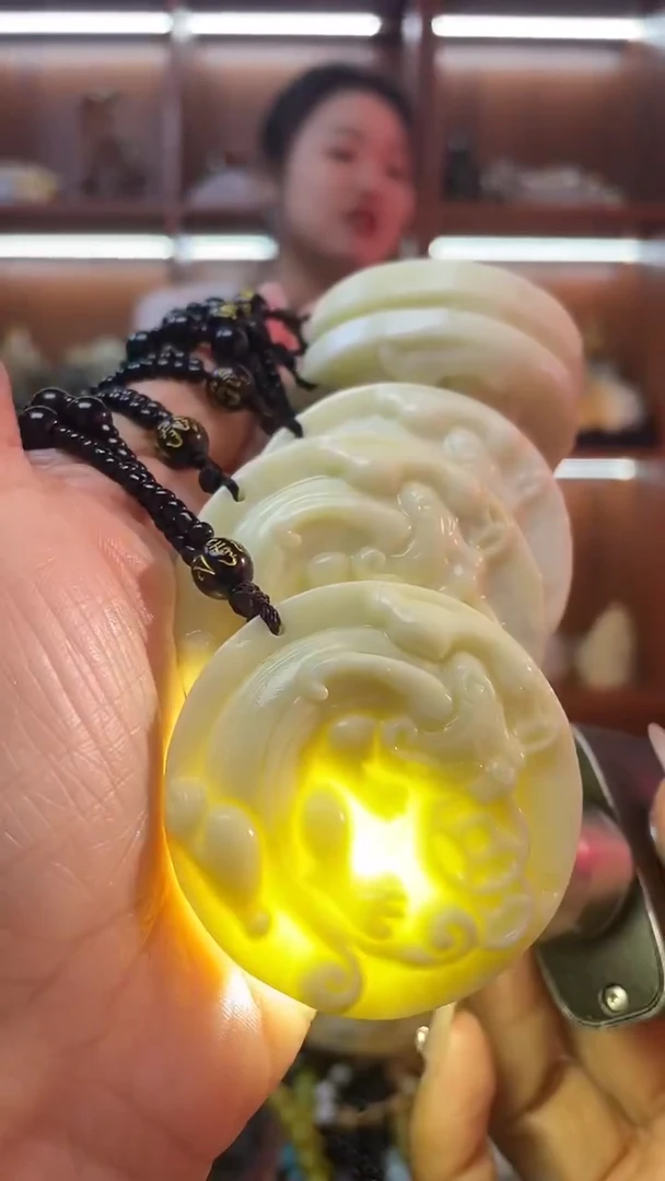 未镶嵌蛇纹石玉吊坠多样性发货，拍一发一拍二发二