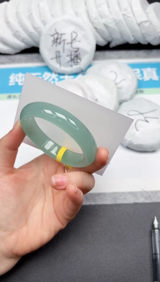 未镶嵌手镯石英质玉84-5455