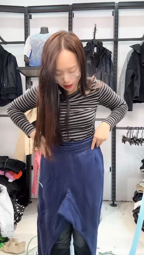 2403编码  瑕疵直播间过款为准 尺码165