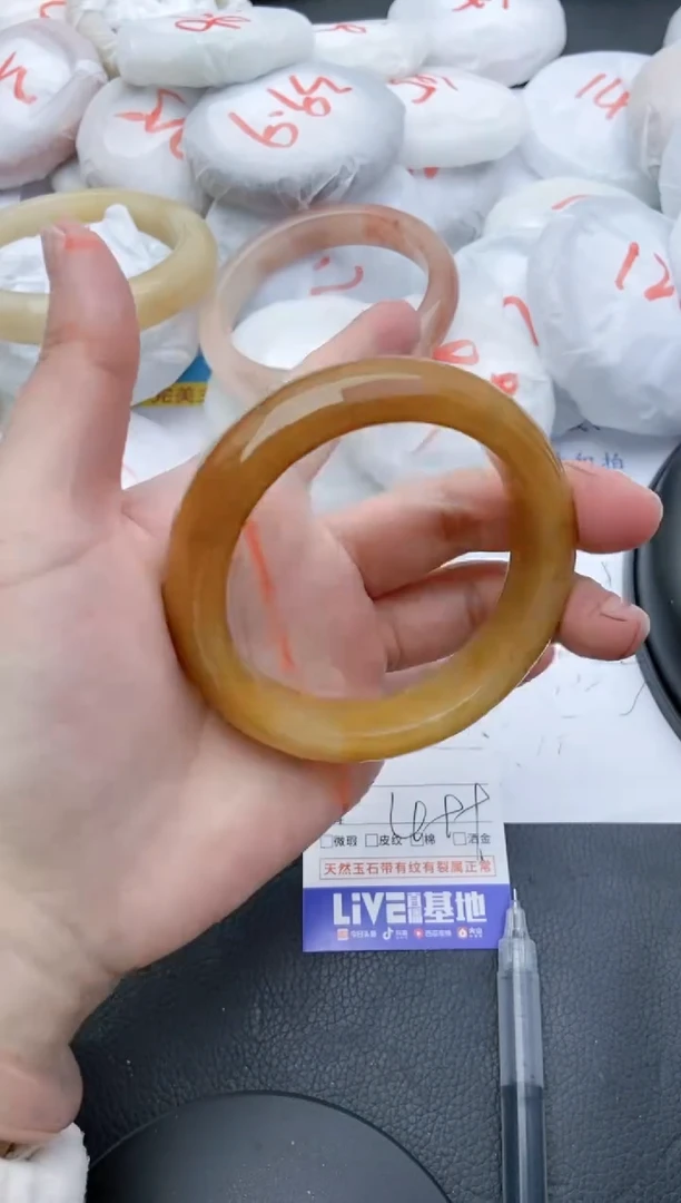 【闪购商品】石英质玉手镯未镶嵌174+59/60