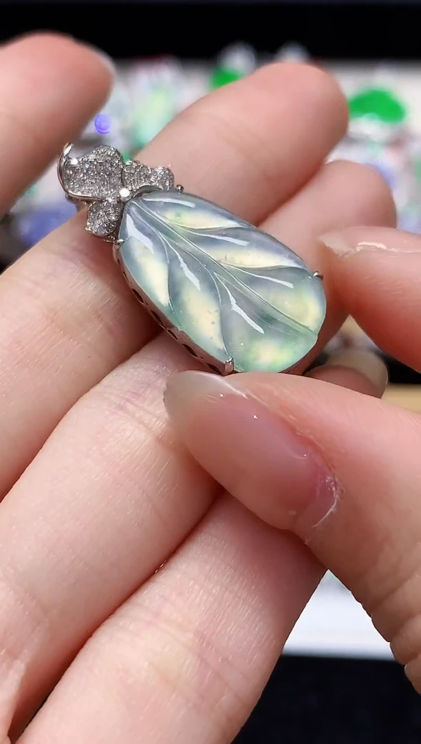 吊坠(不含链)18K金镶嵌翡翠W多样性发其一