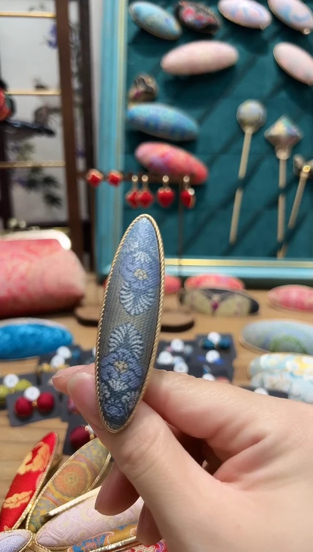 【闪购商品】【一物一拍专车】苏地对雁纹大柳叶发夹