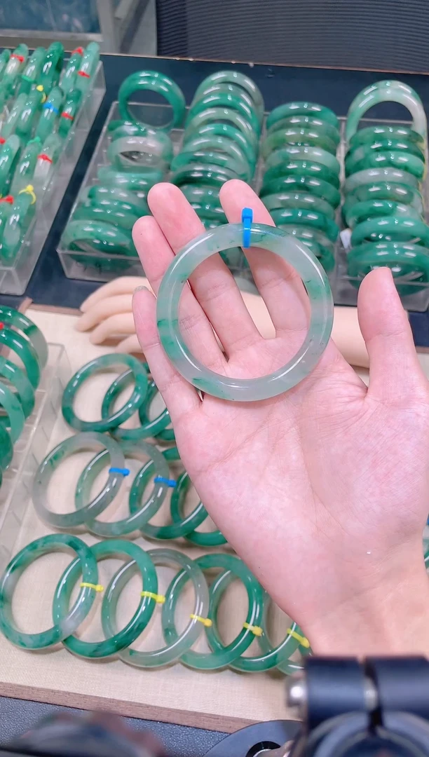 合金手镯石英质玉非洲翠