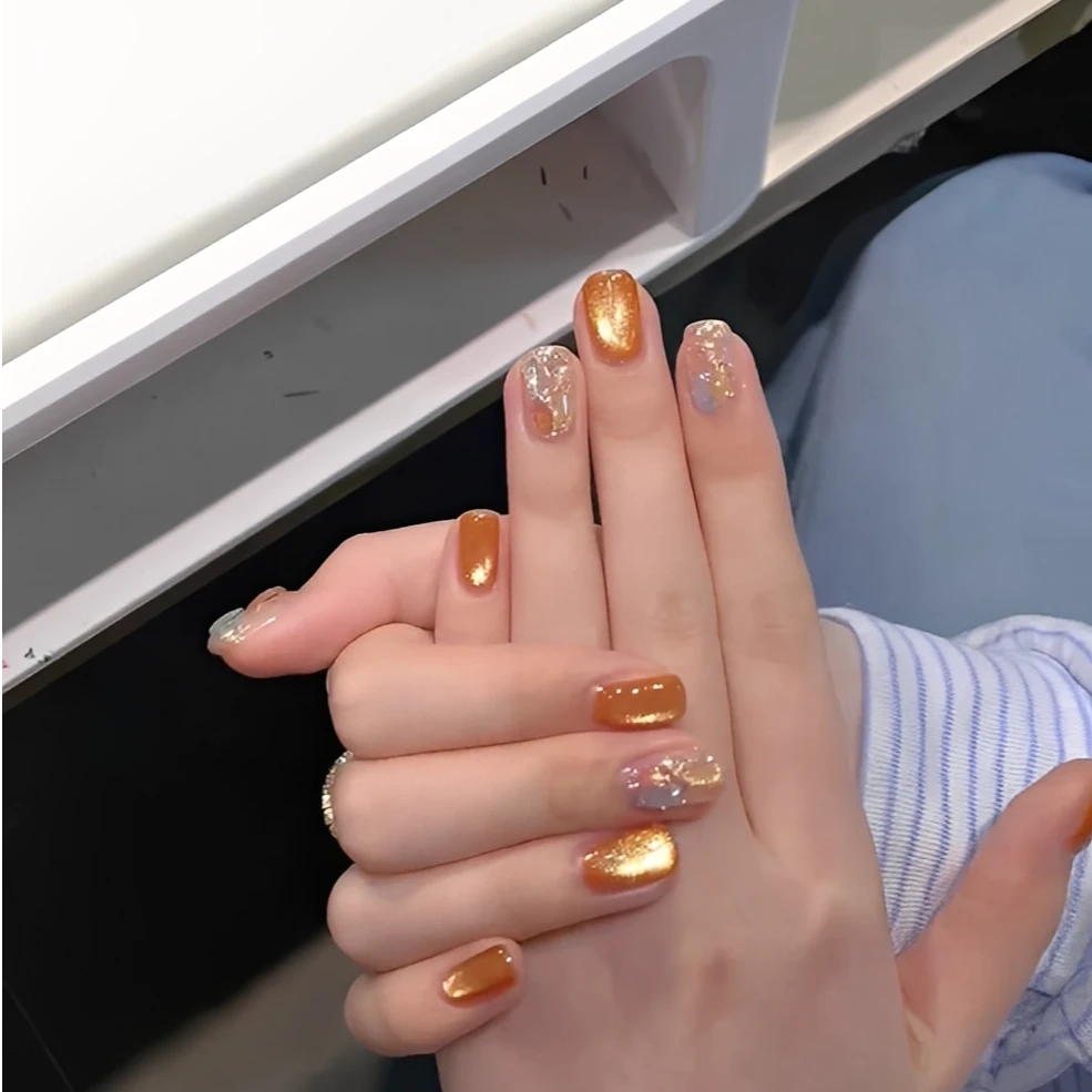 【金秋柿子】金色爆闪玻璃珠猫眼美甲款式推荐2025爆款显白穿戴甲片