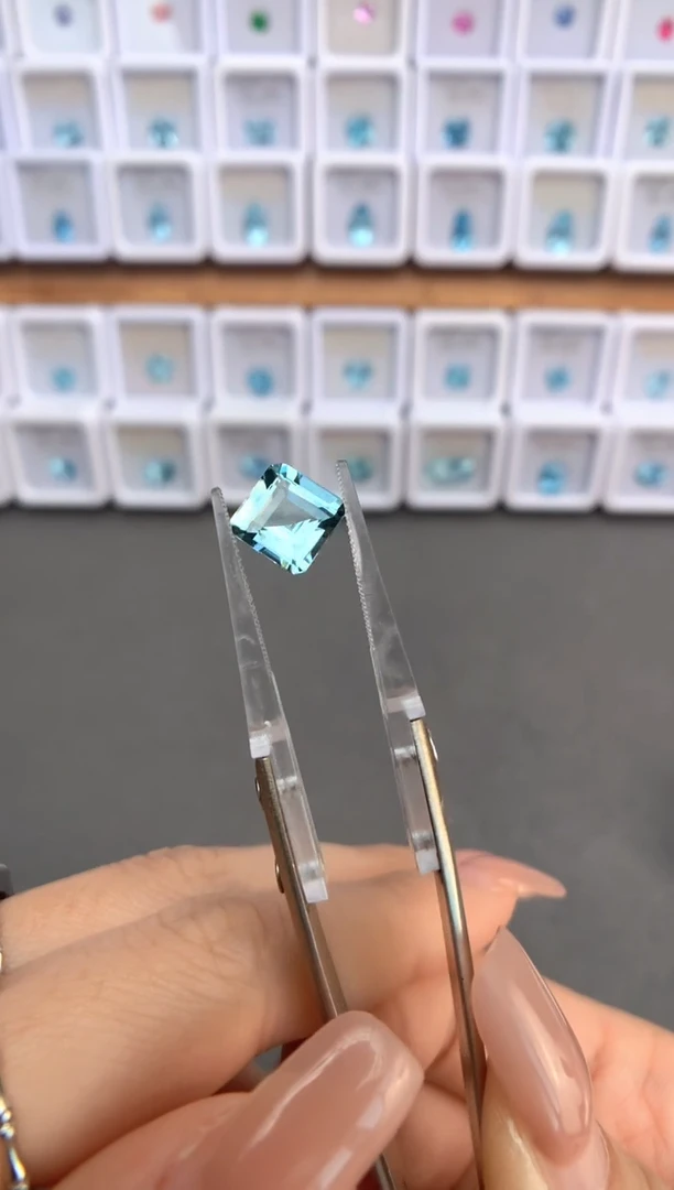 未镶嵌裸石定制海蓝宝石2.39ct 圣玛 03098