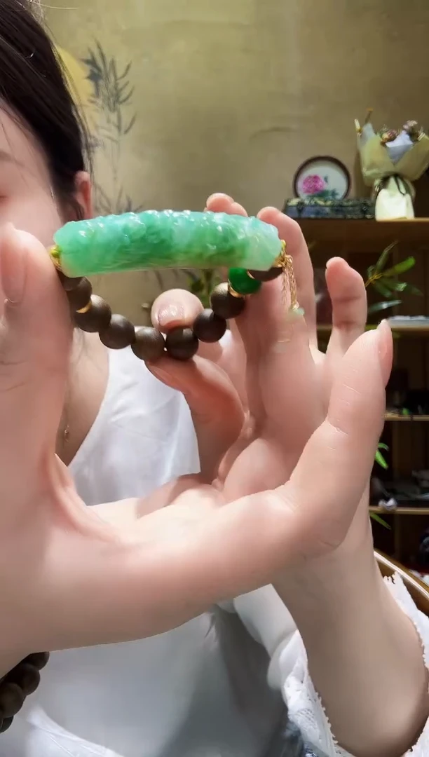 颈饰未镶嵌翡翠手牌