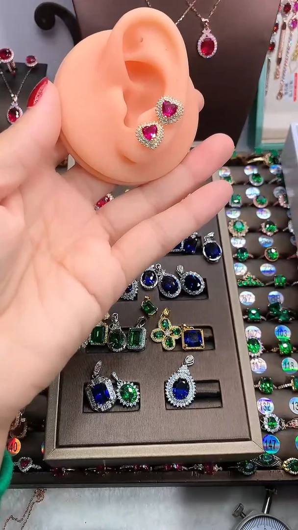 【闪购商品】红宝石耳饰银S925镶嵌金色