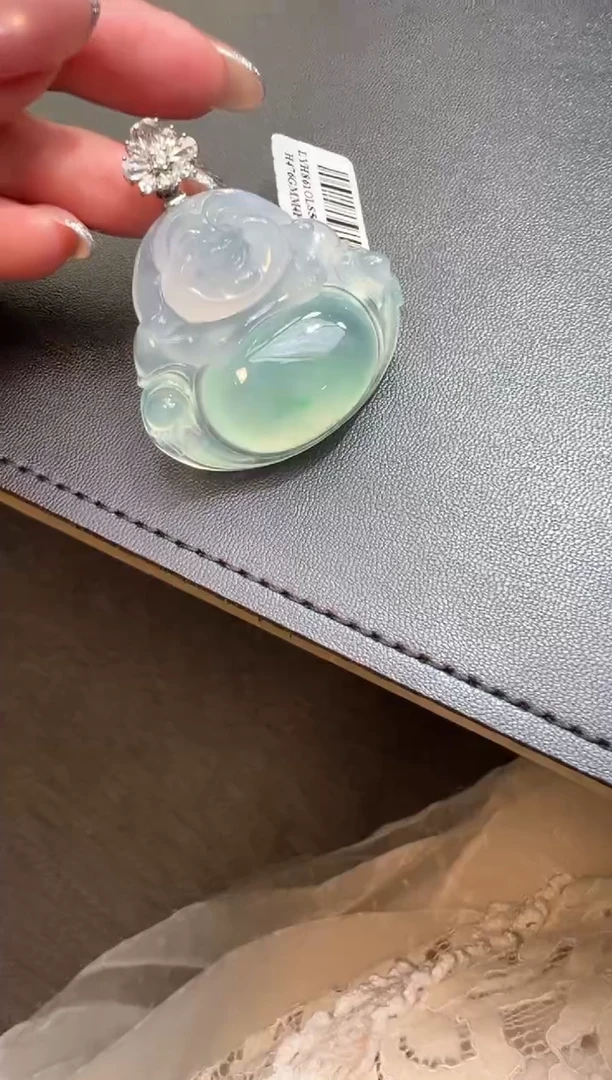 颈饰18K金镶嵌翡翠36.7*41.8*10.1佛公