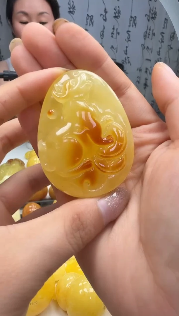 裸石琥珀未镶嵌如图