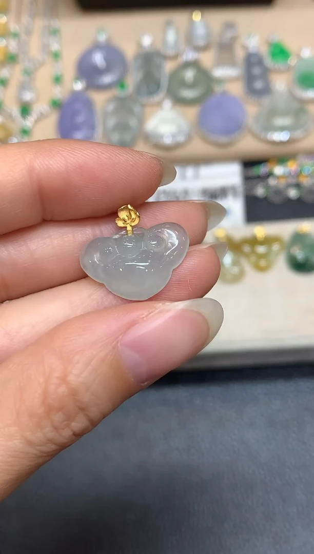 颈饰18K金镶嵌翡翠如意【无服务费