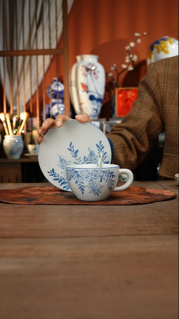 当代高温釉下彩手绘陶瓷餐具