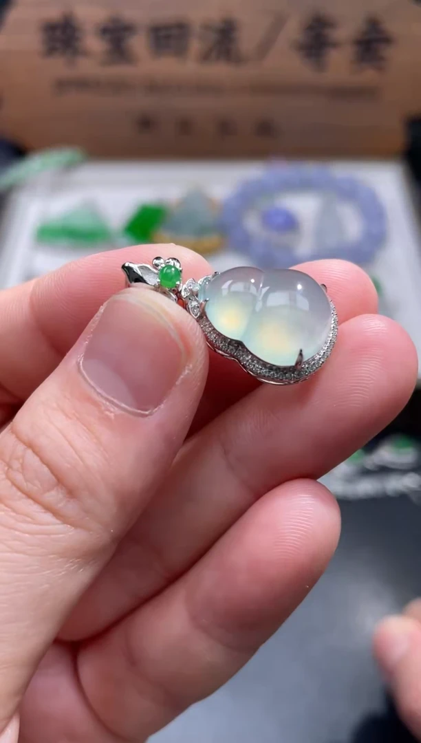 【闪购商品】翡翠颈饰18K金镶嵌27...........