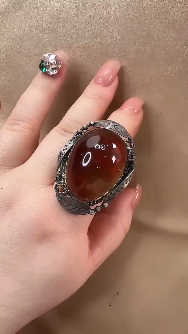 琥珀颈饰未镶嵌戒指