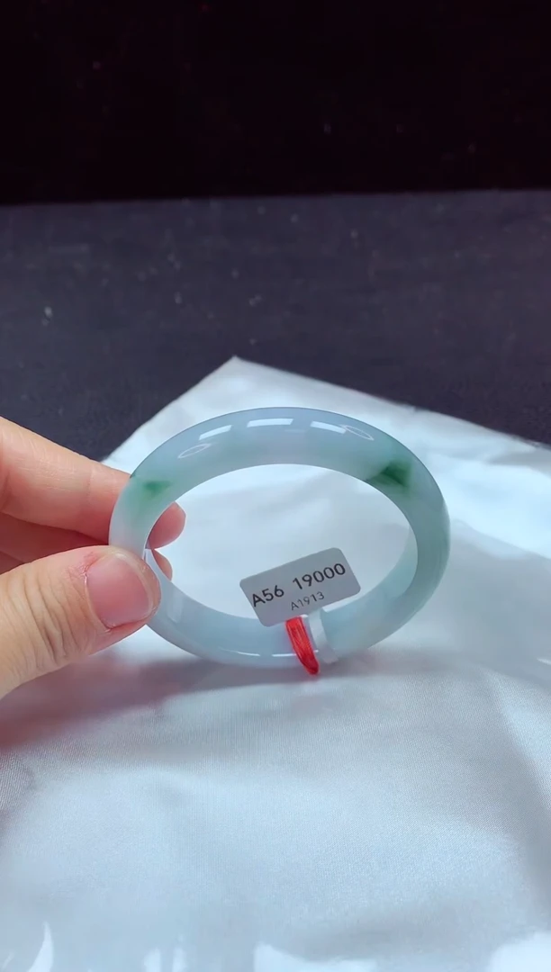 【闪购商品】翡翠手镯未镶嵌镯子56+