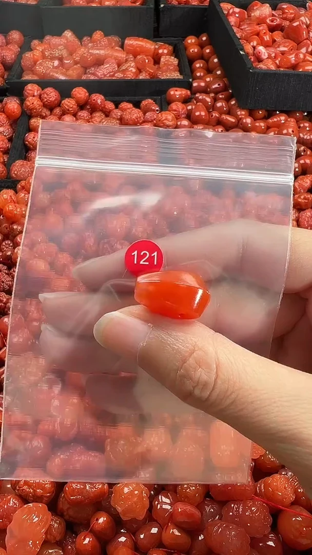 颈饰未镶嵌南红玛瑙1