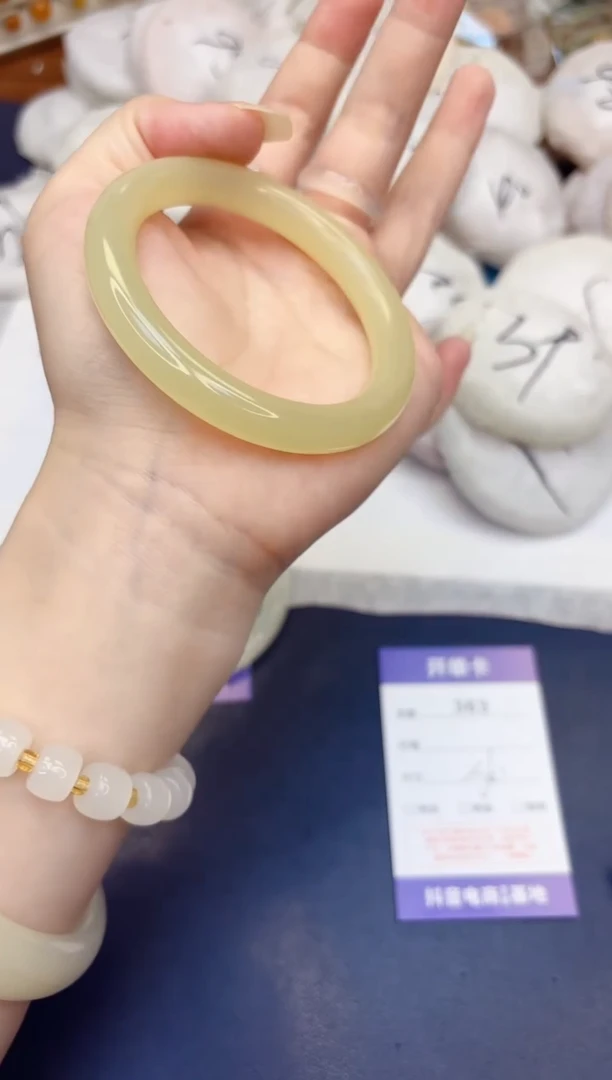 石英质玉手镯未镶嵌363-美人条晴水-圈口56